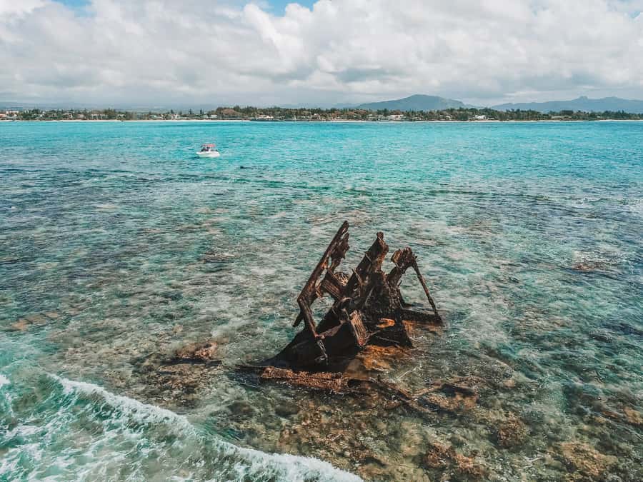 Mauritius: Full-Day Speedboat Tour to Ile aux Cerfs & BBQ - Snorkeling in the southeast lagoon