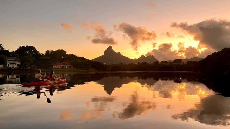 Mauritius: Guided Sunrise Kayak Tour on the Tamarin River - Who should book this sunrise paddle?
