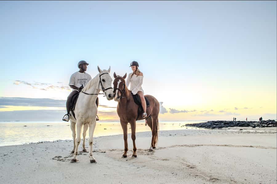 Mauritius: Horseback riding on the beach - Key points at a glance