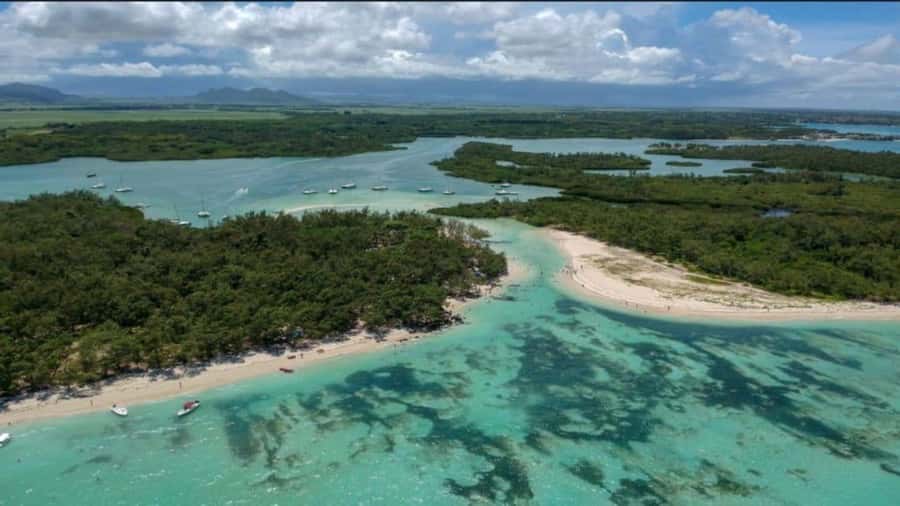 Mauritius: Ile Aux Cerfs catamaran cruise Lunch with BBQ - Key points before you book