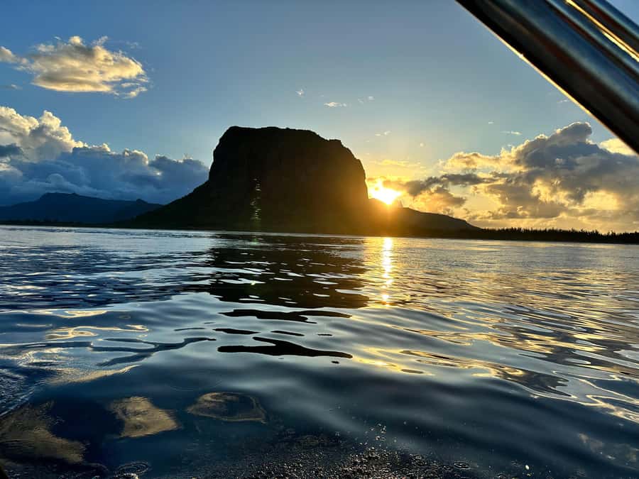Mauritius Le Morne: Eco-Friendly Dolphin Watching Tour - Optional fishing if time remains