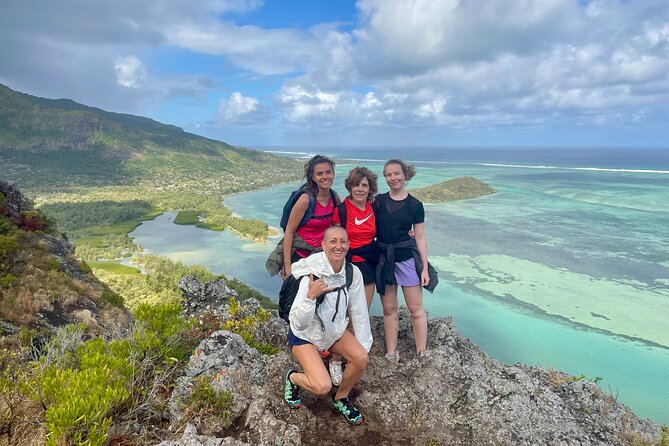 Mauritius: Le Morne: Intimate Hike Away from the Crowd - The 69-meter scramble needs your full attention