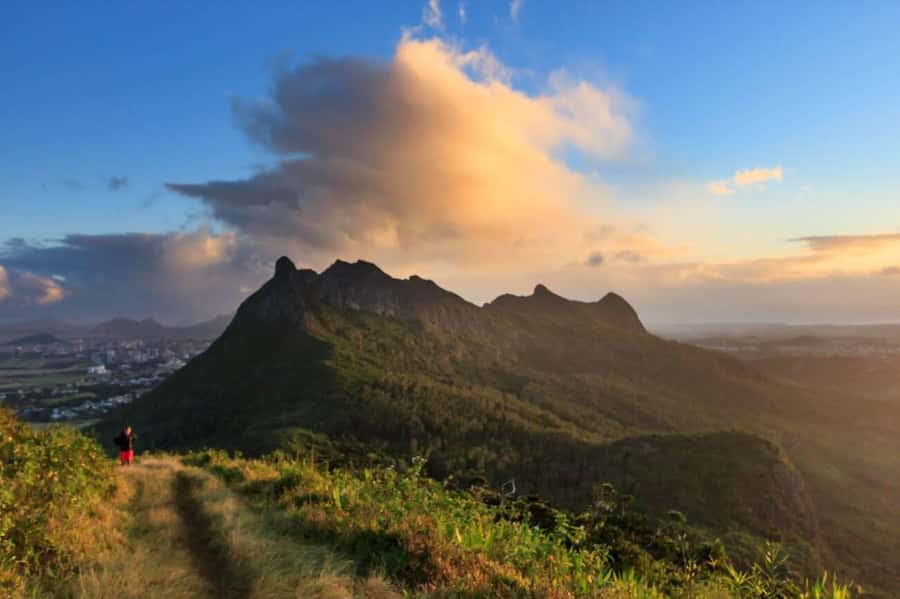 Mauritius: Le Pouce Guided Hiking Experience with a local - What the guide adds beyond route-finding