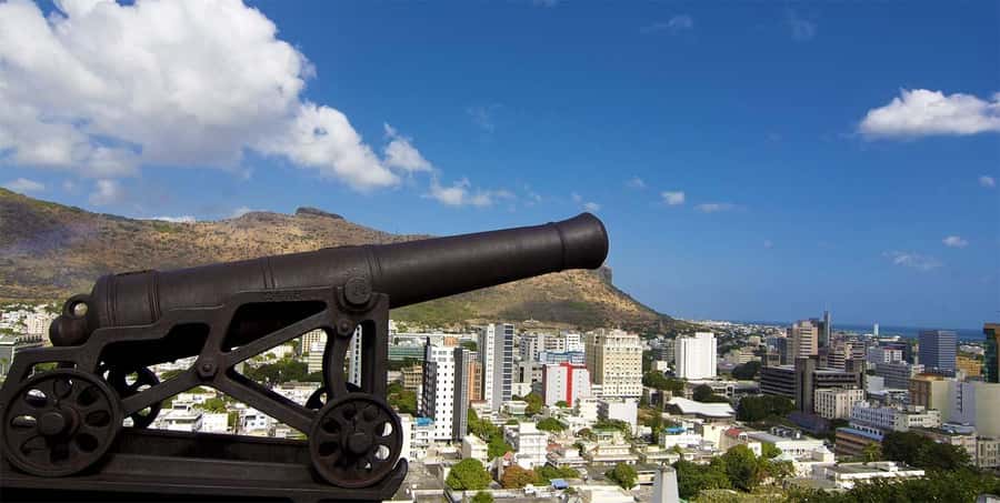 Mauritius: North Tour with Tea Tasting & Oceanarium Visit - Port Louis market and Chinatown at street level