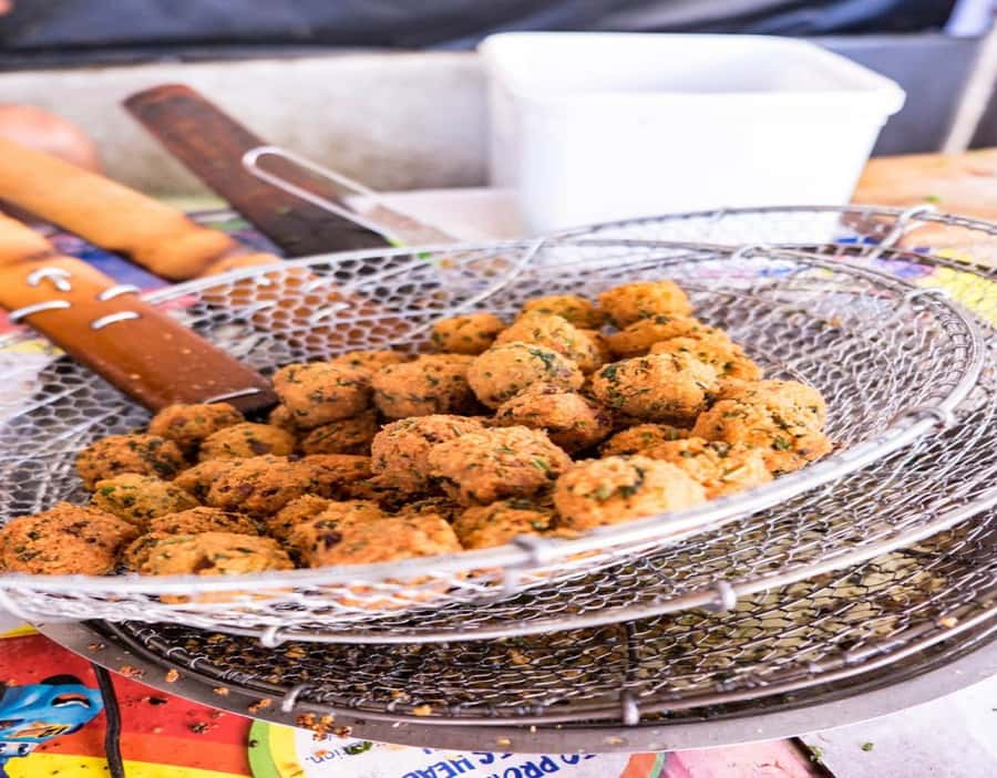 Mauritius: Port Louis Street Food Walking Tour - The central market and Mauritian street food
