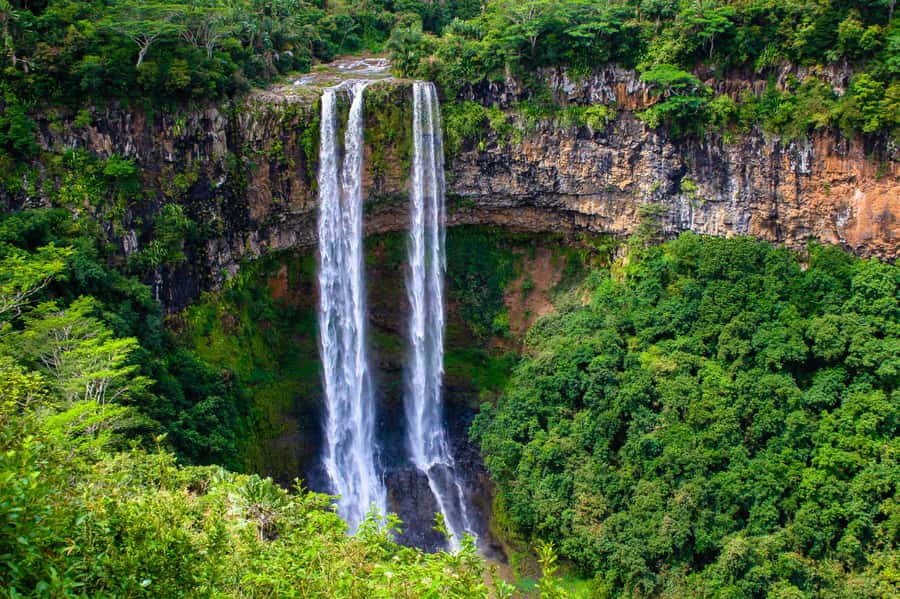 Mauritius: Private Full Day Tour with Entry Tickets & Lunch - Trou aux Cerfs and the high Central Plateau