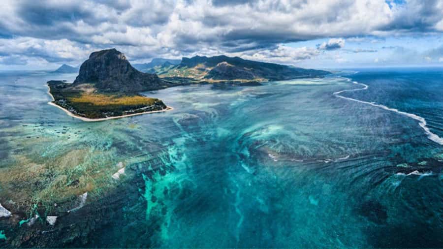 Mauritius: Scenic Helicopter Flight with Hotel Transfers - Tamarin and the Isle of Bénitiers