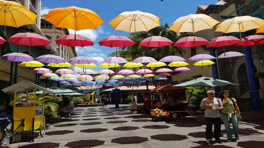 Mauritius: Shopping Tour - Port Louis Markets & Grand Baie - Grand Baie Bazaar for souvenirs and street food