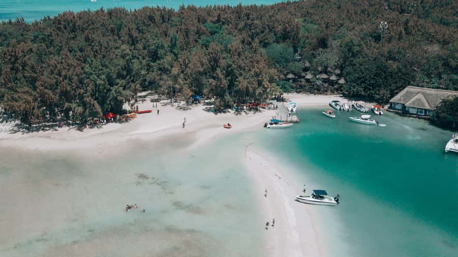Mauritius: Speedboat Tour to Ile aux Cerfs with Lunch - What the $64 price really covers