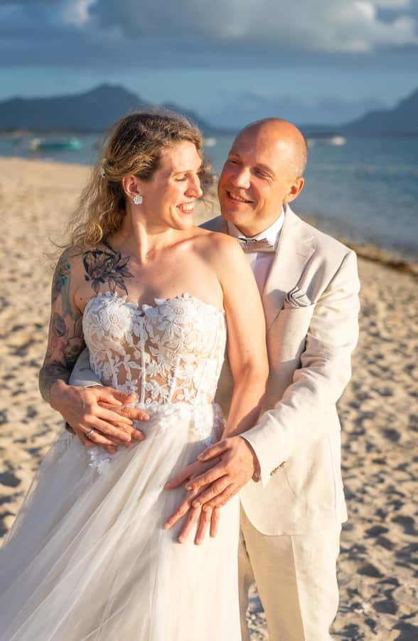 Mauritius: Sunset photoshoot (Honeymoon/family shoots) - Is $141 per person good value?