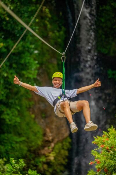 Vallé Advenature Park: Waterfall Zipline