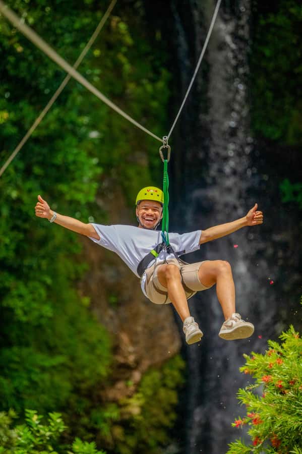 Mauritius: Vallé Advenature Park: Waterfall Zipline - The safety briefing and launch setup