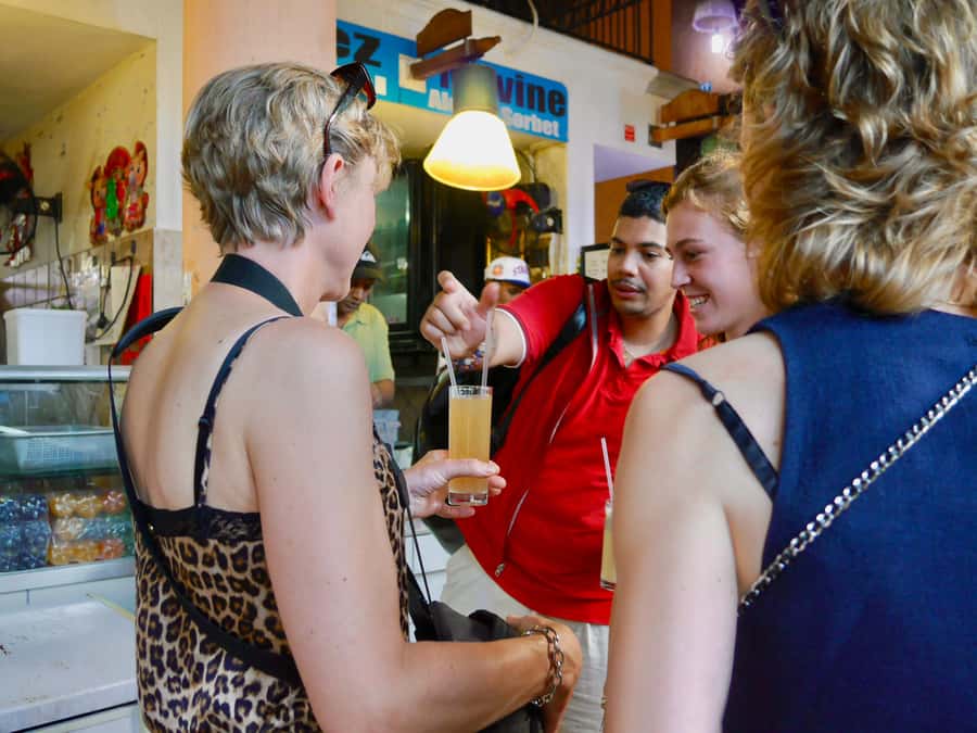Port Louis: Street Eats and City Highlights Walking Tour - Why this Port Louis food walk works