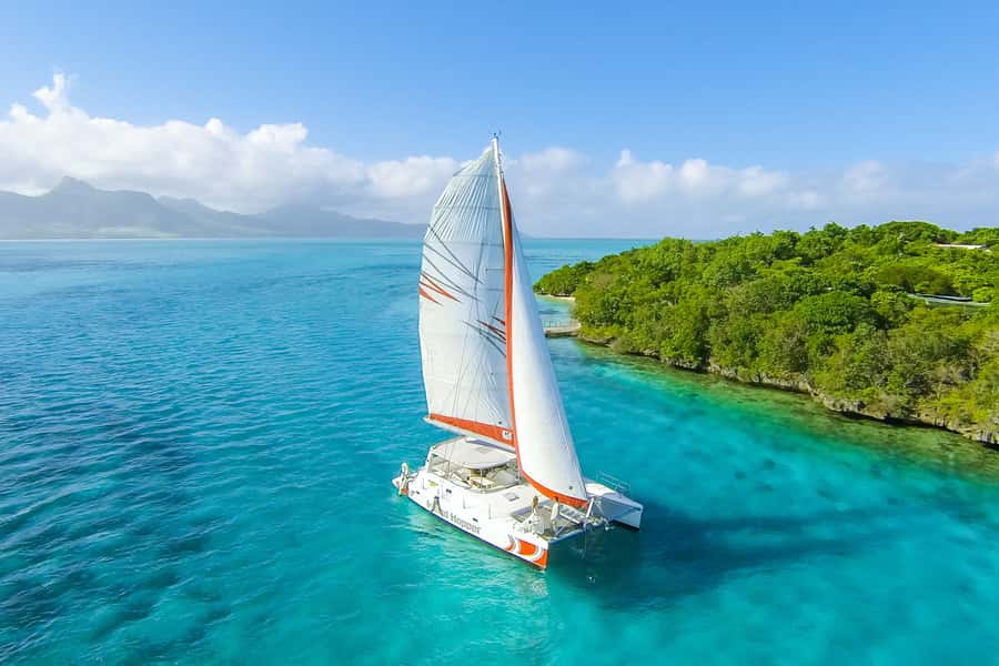 Private Catamaran Charter to Ile aux Cerfs - Starting at Pointe Jerome with your own boat
