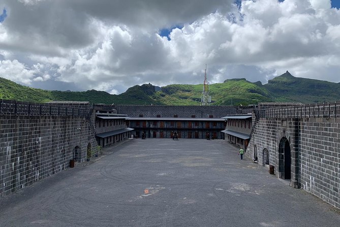 Private Guided Tour of Northern Mauritius with Shopping in Port Louis - Pamplemousses Botanical Garden: the day’s best natural stop