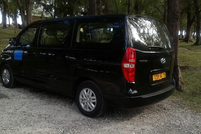 Private Luxury Minibus Transfer from Mauritius Airport to City - The Hyundai H1 and the luggage question