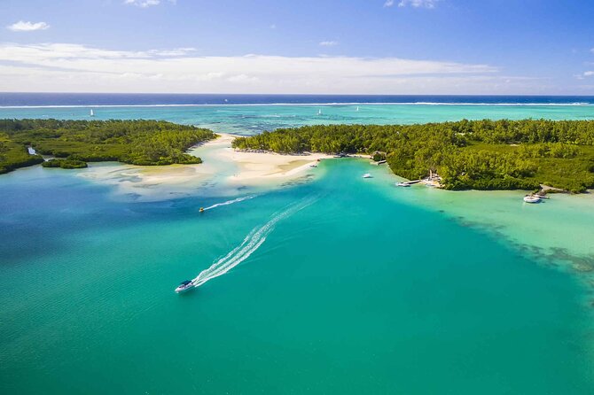 Private speed boat to Ile aux Cerfs full-day Incl: Lunch & Transfer - The East Coast Water Day at a Glance