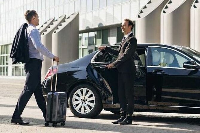 Private Transfer from Airport to Hotel in Mauritius - What the vehicle service means in practice