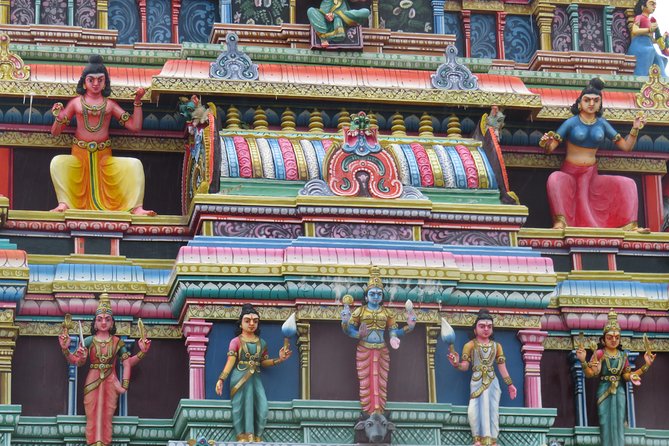 ROUTE OF INDIAN SPIRITUALITY - The 15-meter Muruga statue