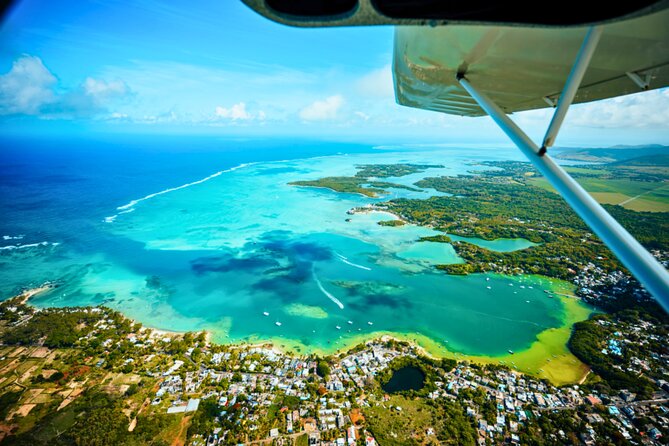 Seaplane Tours over the turquoise lagoon of the East of Mauritius - Île aux Cerfs from the air