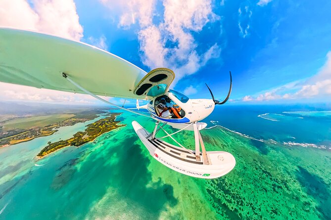 Seaplane Tours over the turquoise lagoon of the East of Mauritius - Amber Island and the surrounding islets