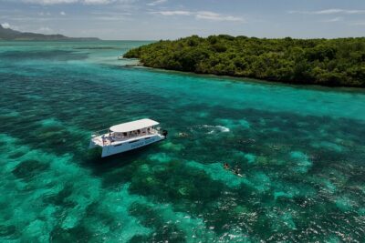 SouthEast Lagoon Discovery on shared basis on a Power Catamaran