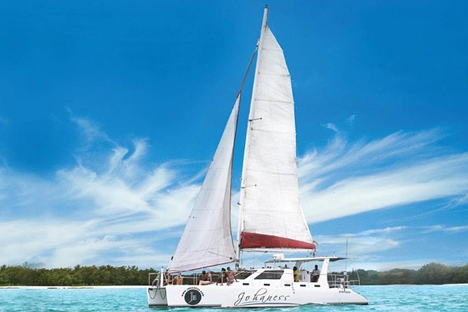 Spectacular Catamaran trip to Ile Aux Cerf with Lunch & Transfer - Sailing up the Grand River South East