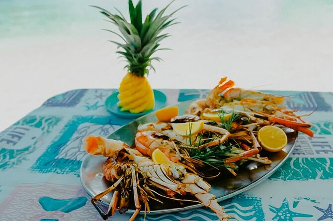 Speedboat Ile aux Cerfs + GRSE Waterfall, BBQ and Bar - Who will enjoy this six-hour outing most?