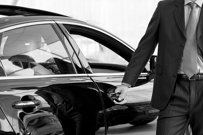 Taxi Mauritius Airport Private Taxi Shuttle Transfer - Luggage, baby seats, and vehicle size