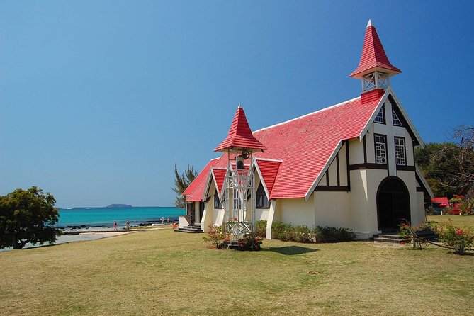 TAXI north guided tour. - Grand Baie and Pereybere: two quick coastal views