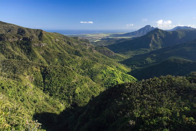 TAXI South guided tour. - Black River Gorges brings the biggest views