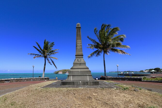 The East Discovery Tour: Bois-Cheri Tea Factory, Blue-Bay Marine Park & Lunch - Lunch and the Mahebourg Naval Museum