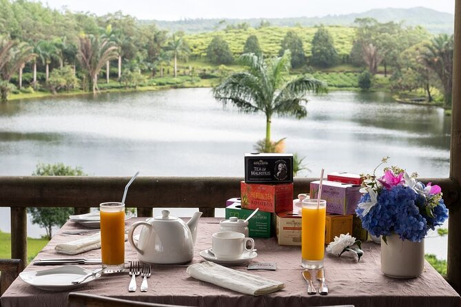 The East Discovery Tour: Bois-Cheri Tea Factory, Blue-Bay Marine Park & Lunch - Bazar Street and local market food