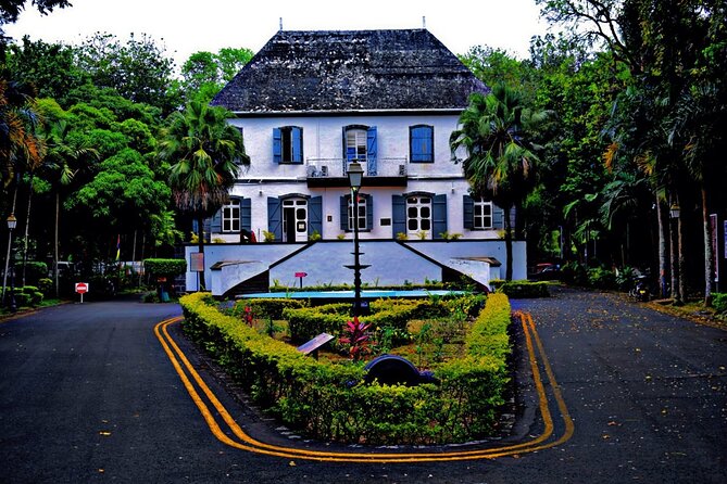 The Gorgeous East: Bois Cheri Tea factory, Rhumerie St-Aubin, Mahebourg & Lunch - The Mahebourg waterfront and the Battle of Grand Port
