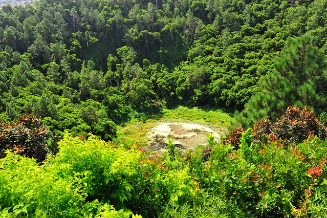 Trou-aux-Cerfs - Chamarel - Grand Bassin -Private Guided Tour (Min. 2 persons) - Seven Coloured Earth is small but genuinely unusual