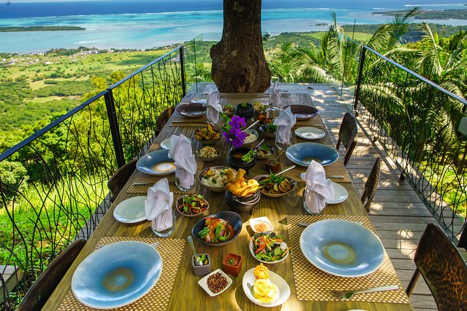 Trou-aux-Cerfs - Chamarel - Grand Bassin -Private Guided Tour (Min. 2 persons) - Transport, timing, and practical comfort