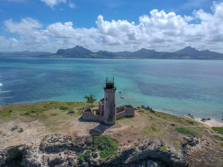 Trou d'Eau Douce: 5 Island Adventure with BBQ & Snorkeling - Ile aux Fouquets and Ile de la Passe: small islands with a big story
