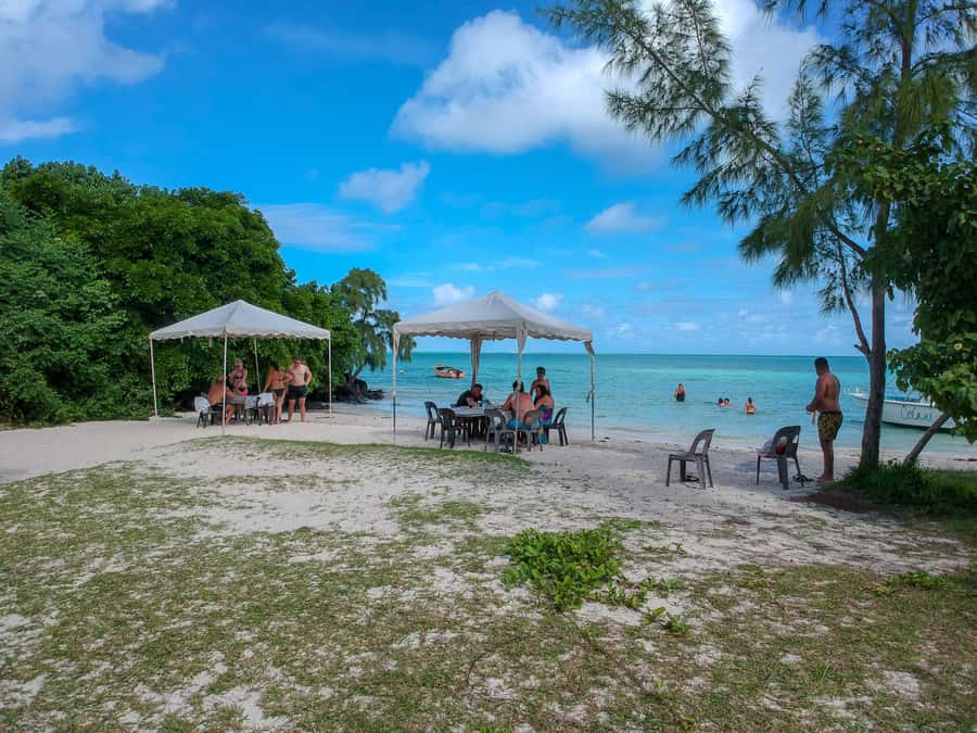 Trou D'Eau Douce: 5 island tour Mauritius with lunch/drinks - Why this east-coast boat trip works