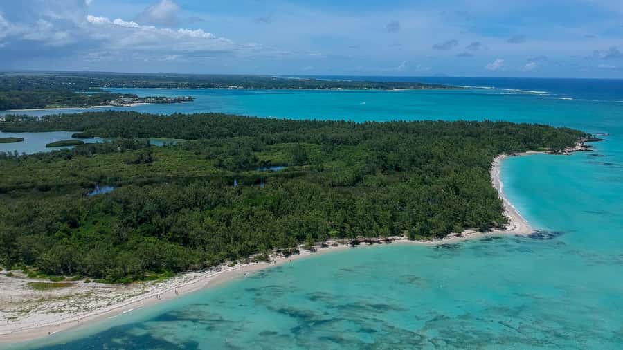 Trou D'Eau Douce: 5 island tour Mauritius with lunch/drinks - Snorkeling, swimming, and the water stops