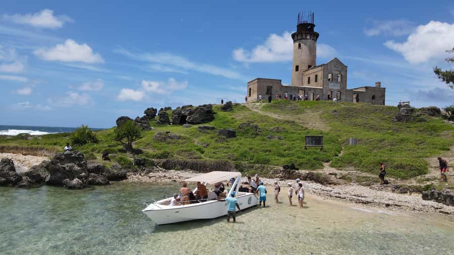 Trou d'Eau Douce: 5 Islands Tour with Snorkeling and BBQ - Starting at Cabane du pêcheur