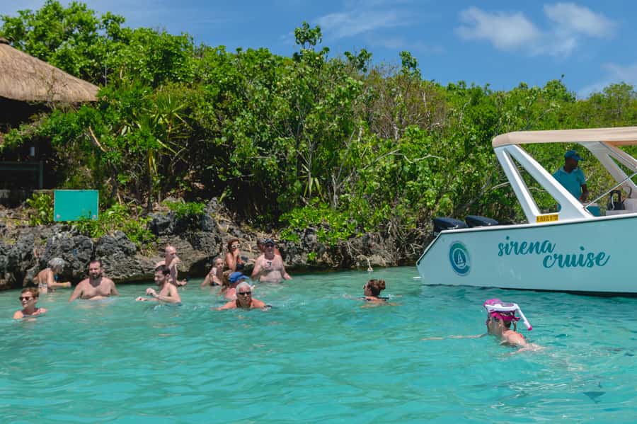 Trou d'Eau Douce: 5 Islands Tour with Snorkeling and BBQ - Île aux Cerfs gives you an early island stop