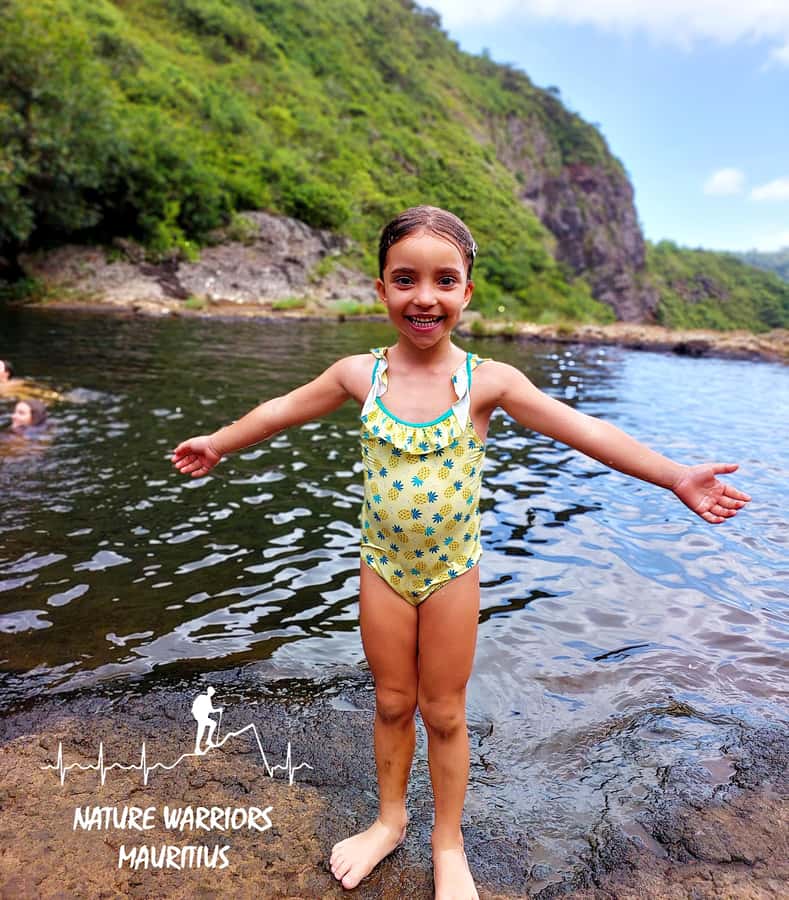 Vacoas-Phoenix: Private Hiking Tour to Tamarind Falls - Entering the forested valley