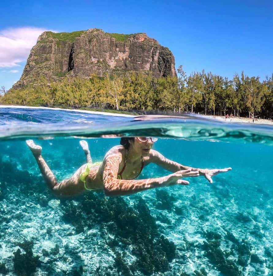 West: Swim wz dolphins, Crystal Rock, Lunch Benitiers island - What the $72 price includes
