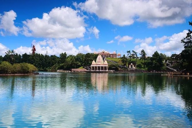 Wild South: Full-Day tour incl Rhumerie St Aubin, Bois cheri Tea factory & Lunch - Alexandra Falls and the highland view