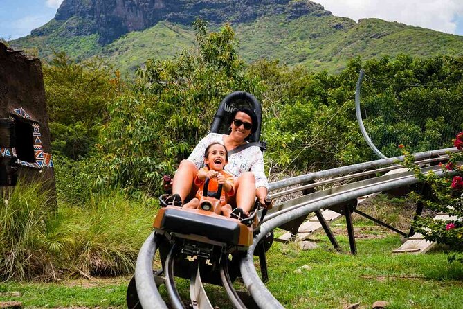 Wild South West Tour : SAFARI & TULAWAKA CASELA PARK & LE MORNE - La Prairie and Le Morne: a short first stop with a big view